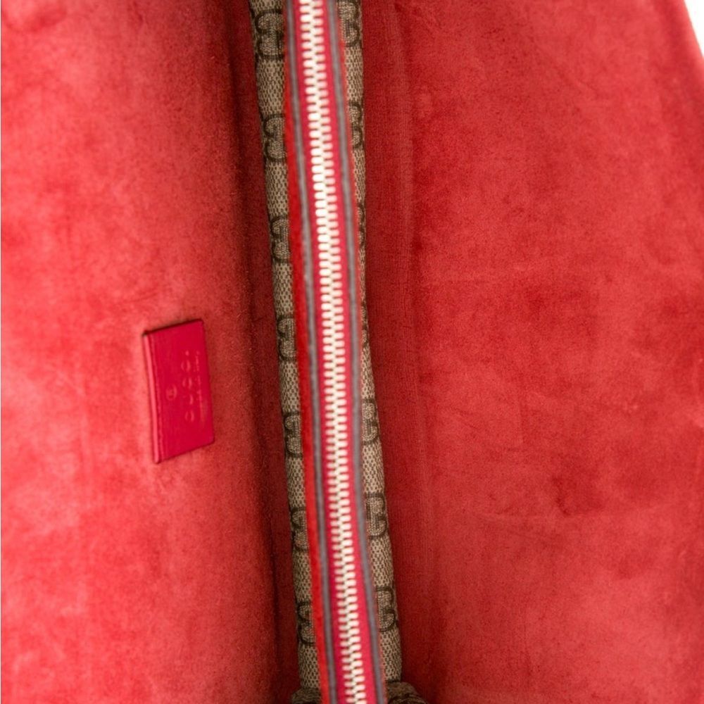 Gucci GG Supreme Shoulder Bag - Picture 6 of 6